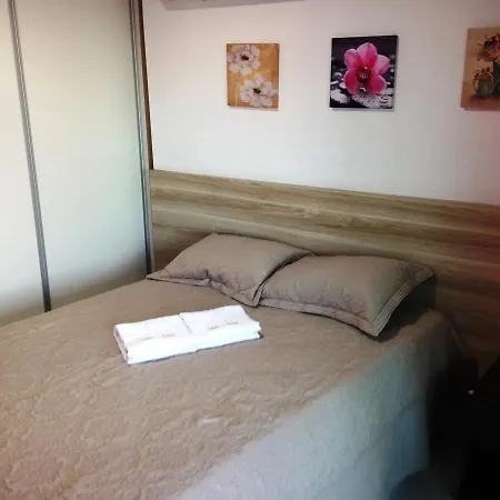 Class Hotel